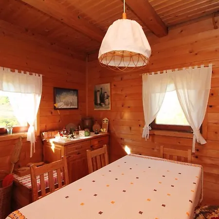 Lodge Menka *