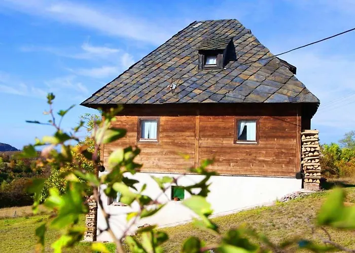 Menka Jaktstuga Sirogojno